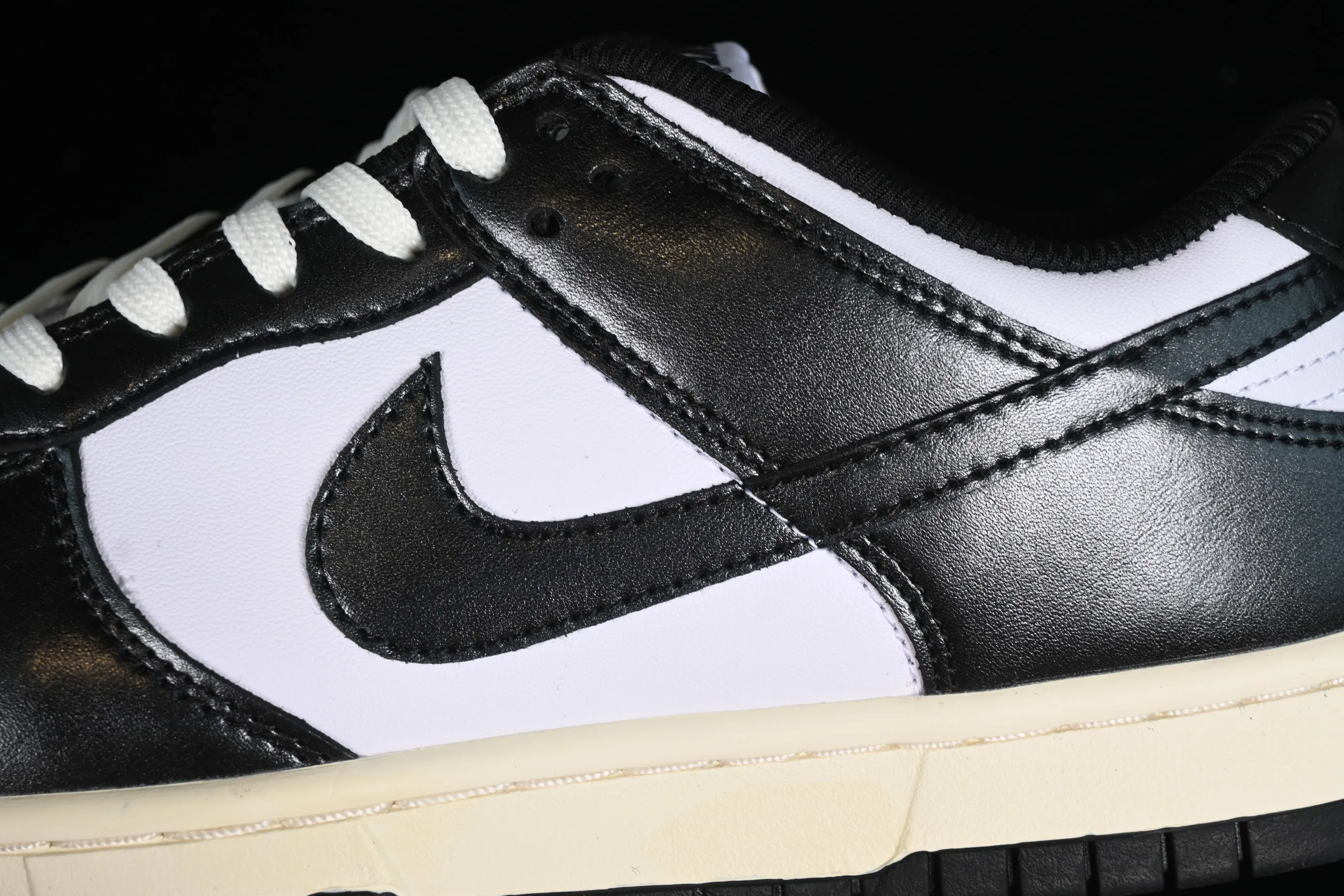 All categories Nk SB Dunk series Nk SB Dunk Low low-top sneakers Nk Dunk Low "Vintage Panda" replica distressed panda low-top casual sneakers FQ8899-100